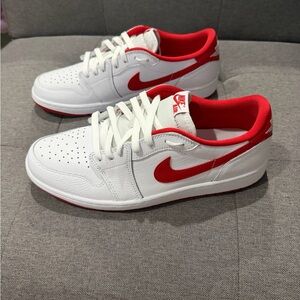 Nike Men's White and Red Low-Top Sneakers